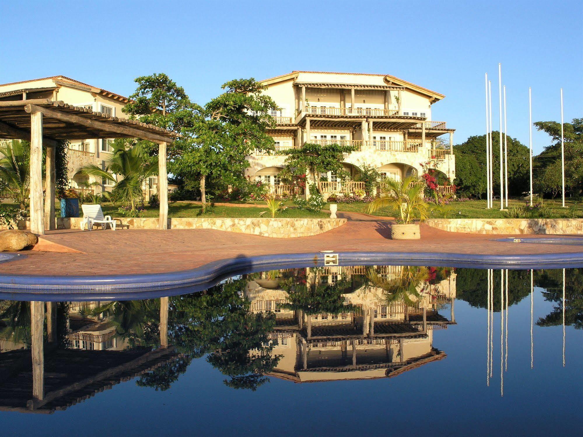 Hotel Marina Puesta Del Sol Aposentillo Exterior foto